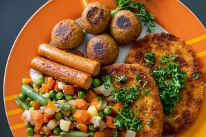 Rund vier Prozent bezeichneten ihre Ernährung im Nationalen Ernährungsmonitoring als vegetarisch. Etwa ein Prozent gab an, sich vegan zu ernähren. (Archivbild) - Foto: Silas Stein/dpa/dpa-tmn
