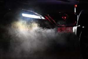 Die EU-Kommission will eine Rücknahme des sogenannten Verbrenner-Aus vorschlagen. (Archivbild) - Foto: Bernd Weißbrod/dpa