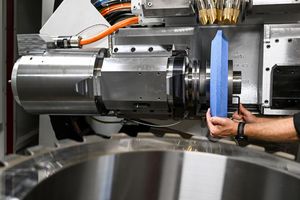 Aufträge aus dem Ausland helfen dem deutschen Maschinenbau (Archivbild) - Foto: Jens Kalaene/dpa