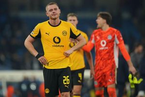 Die Dortmunder Spieler reagierten ernüchtert und enttäuscht. - Foto: Ian Hodgson/AP/dpa