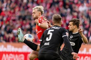 Lieferten sich ein umkämpftes Kellerduell: Mainz 05 und der FC St. Pauli. - Foto: Torsten Silz/dpa