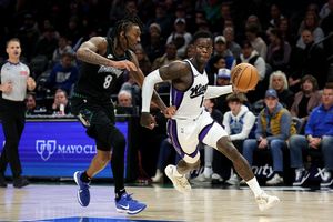 Dennis Schröder (r) erzielte 17 Punkte für die Kings, zum Sieg in Minnesota reichte es aber nicht. - Foto: Matt Krohn/AP/dpa