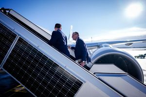 Indien könnte künftig eine wichtige Rolle für Deutschland und Kanzler Friedrich Merz spielen. - Foto: Kay Nietfeld/dpa