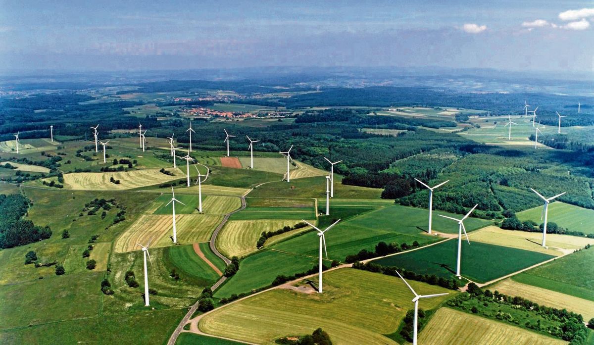 Schon heute prägen Windräder die Rüthener Landschaft. Laut Joachim Heidrich (Bauamt Rüthen) werden es künftig vermutlich noch mehr werden.