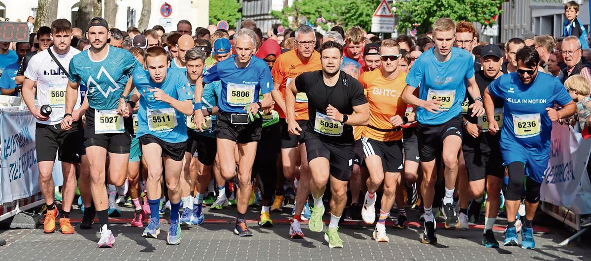 Startschuss zum Firmenlauf: 1500 Läuferinnen und Läufer lautete hier die magische Zahl. Bereits zwei Wochen vorher musste die Online-Anmeldung geschlossen werden. Foto: Feichtinger