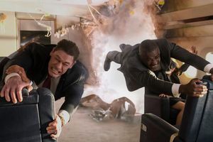 Die Präsidentenmaschine stürzt ab. - Foto: Amazon MGM Studios/Prime Video/dpa