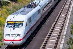 Auch die Deutsche Bahn testet den Siemens-Hochgeschwindigkeitszug Velaro Novo. (Archiv) - Foto: Jacob Schröter/dpa