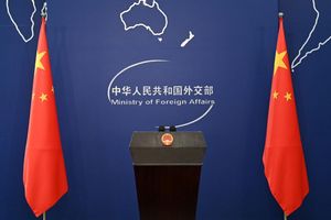 China bestätigte Stunden nach US-Präsident Donald die Handelsgespräche in London. (Symbolbild) - Foto: Johannes Neudecker/dpa