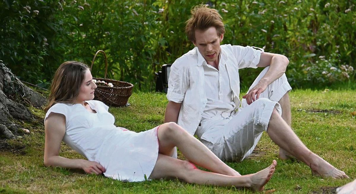 Trügerische Harmonie: Später wird Melchior (Jonas Fromme) Wendla (Alexandra Frochte-Peters) vergewaltigen.