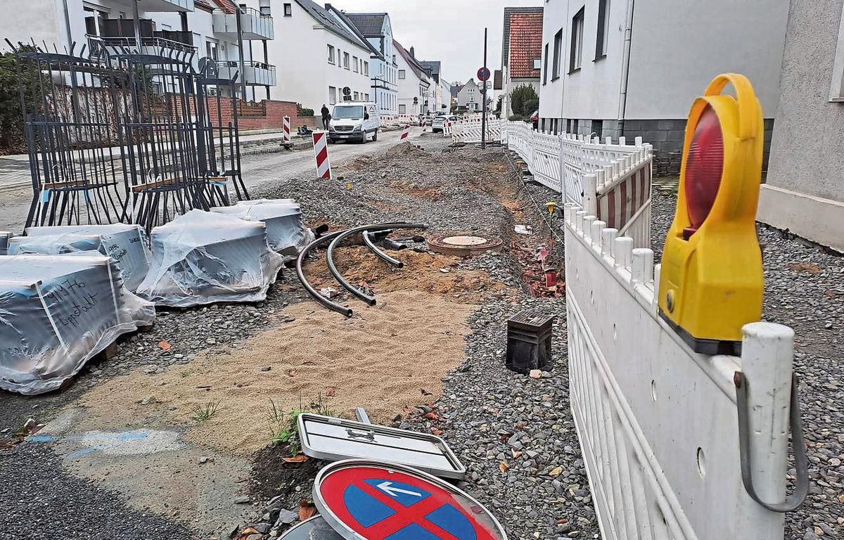 Wer ein Grundstück besitzt, muss seit 2022 keinen Cent mehr dafür zahlen, dass die Straße vor der eigenen Haustür saniert wird. Hier im Bild: die Westernkötter Straße, die vor drei Jahren ausgebaut worden war. Foto: Niggenaber