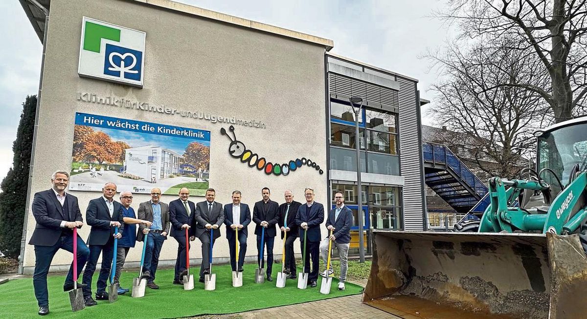 Vor Weihnachten ein symbolischer Spatenstich: Die Kinderklinik des Evangelischen Krankenhauses in Lippstadt wächst – mit einem 470 Quadratmeter großen Anbau für zwei Stationen. Foto: Cegelski