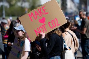 Die EU setzt sich neues Ziel für weniger Treibhausgasemissionen. (Archivbild) - Foto: Sven Hoppe/dpa
