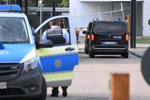 Ein mutmaßlicher Iran-Spion ist jetzt in U-Haft. - Foto: Bernd Weißbrod/dpa