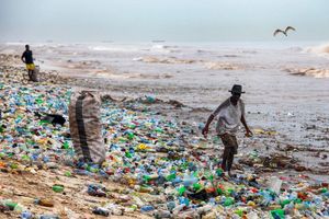 Im Sommer wollen etliche Staaten in Genf erneut versuchen, ein Plastikabkommen zu treffen. (Archivbild) - Foto: picture alliance / Christian Thompson/EPA/dpa