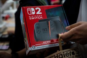 Schon die Vorbestellungen der Switch 2 waren schnell ausgeschöpft. (Archivbild) - Foto: Louise Delmotte/AP/dpa