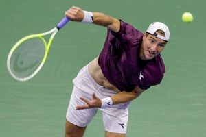 Jan-Lennard Struff konnte Novak Djokovic nicht gefährden. - Foto: Adam Hunger/AP/dpa