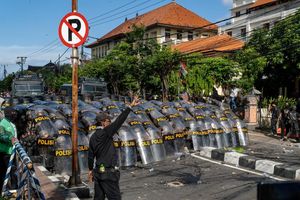 Die landesweiten Proteste haben seit dem Wochenende auch auf Bali übergegriffen. - Foto: Dicky Bisinglasi/SOPA Images via ZUMA Press Wire/dpa