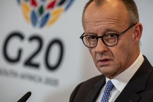 Sieht keine schnelle Rückkehr zum G8-Format: Bundeskanzler Friedrich Merz. - Foto: Michael Kappeler/dpa