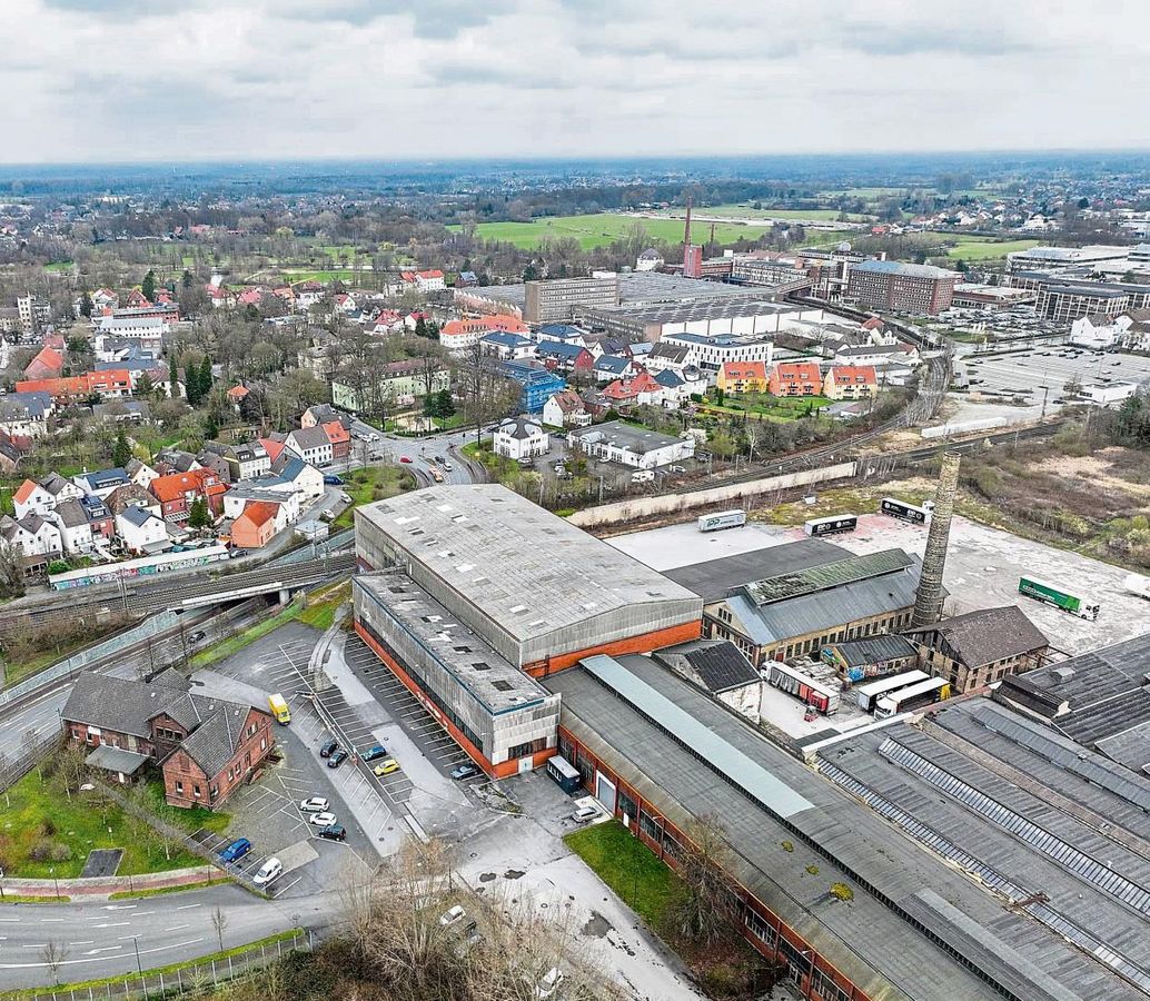 Deal des Jahres: Die Einigung zwischen Stadt und Benjamin Seiger (RNE-Handels GmbH) im Oktober schafft nun eine Vielzahl von Optionen für das Uniongelände. Laut Bürgermeister Arne Moritz konzentriert sich die Verwaltung zunächst auf die Verkehrsplanung. Als Feuerwehrstandort sei das Areal indes nur eine von mehreren Flächen, die die Stadt prüft. Eine erste Interessensbekundung für eine Handelsansiedlung gab es unlängst auf der Expo Real. Foto: Eickhoff