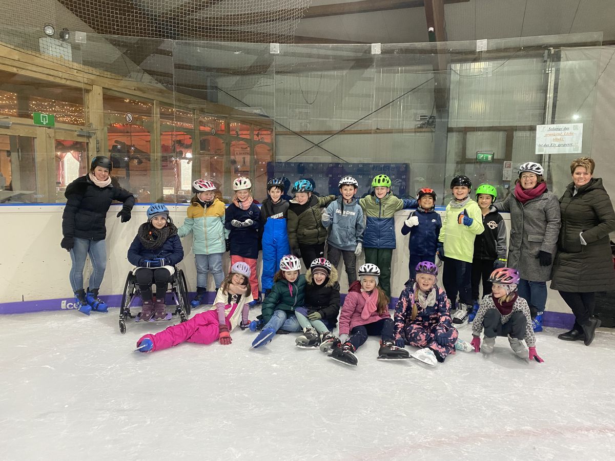 Das Eislaufen hat den Kindern der 3, und 4. Klassen der Marienschule in Geseke viel Spaß gemacht.
