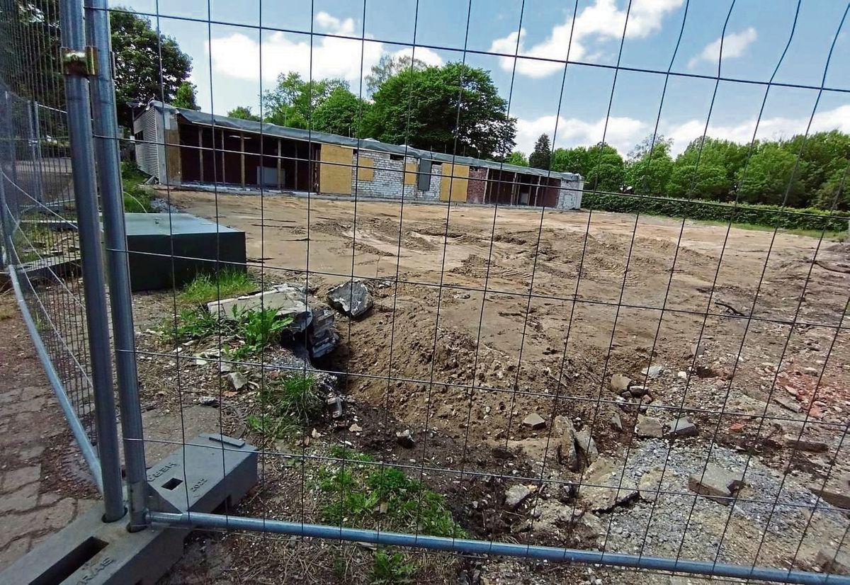 Silberstreif am Horizont: Ende April starten an der Moorkampstraße in Lipperode die Bauarbeiten für die neue Turnhalle. In zehn Monaten sollen die Arbeiten abgeschlossen sein. Archivfoto: Niggenaber