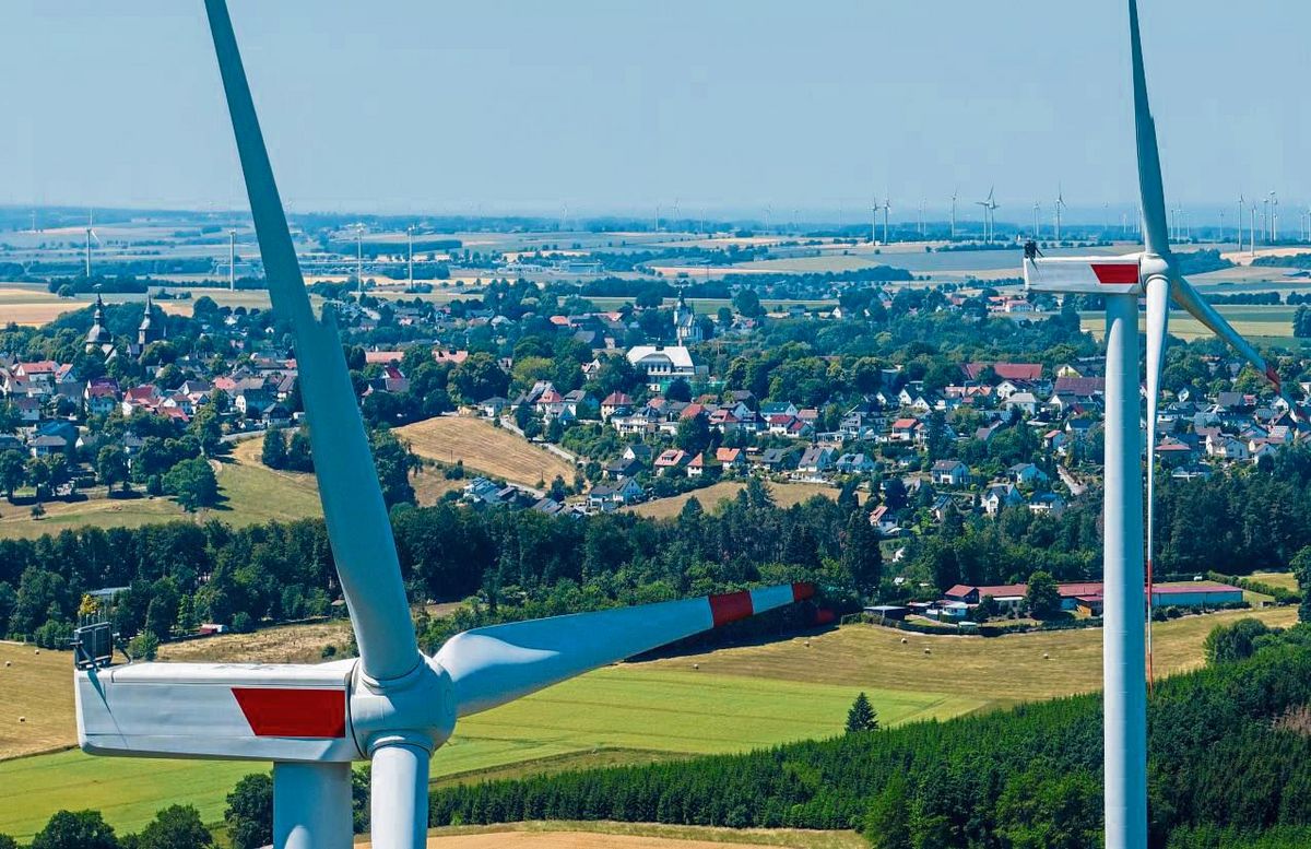 Künftig weist der Regionalplan der Bezirksregierung Arnsberg Bereiche für den Bau von Windrädern aus. Foto: Eickhoff