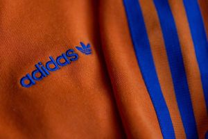 Streifen auf Sporthosen: Adidas hat gegen Nike wegen eines zu ähnlichen Designs geklagt. - Foto: Daniel Karmann/dpa