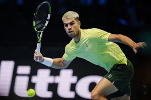 Carlos Alcaraz gewinnt sein Auftaktmatch bei den ATP Finals. - Foto: Marco Alpozzi/LaPresse via ZUMA Press/dpa