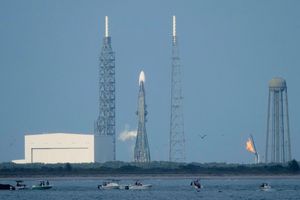 Der Start der Rakete wurde nun bereits zum zweiten Mal verschoben. (Archivbild) - Foto: John Raoux/AP/dpa