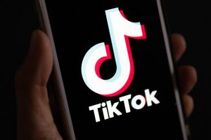 Tiktok will einem US-Prozess um das Suchtpotenzial von Online-Plattformen mit Hilfe eines Vergleichs umgehen. (Archivbild) - Foto: Monika Skolimowska/dpa