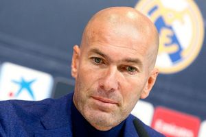 Der FC Bayern soll Kontakt zu Zinédine Zidane aufgenommen haben. - Foto: Gtres/gtres/dpa