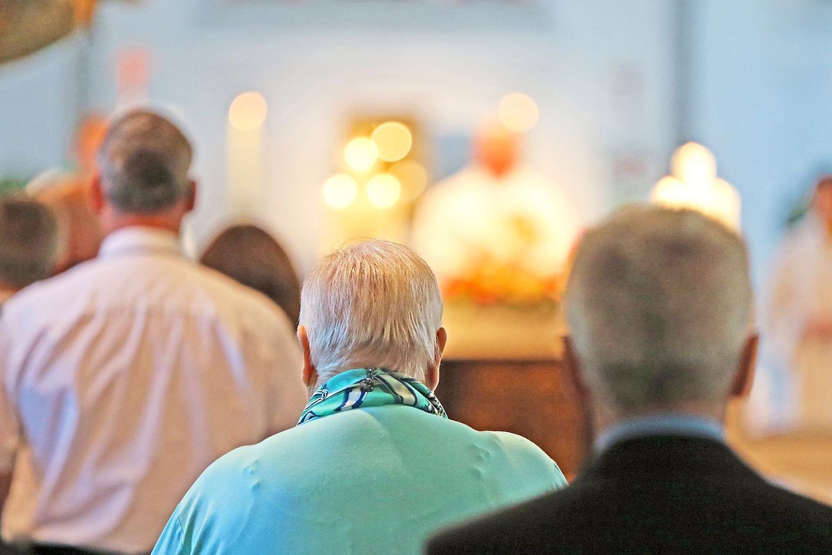 Leicht gestiegen ist die Zahl der sonntäglichen Gottesdienstbesucher im Erzbistum. Dennoch verzeichnet die katholische Kirche eine schmerzhafte Zahl an Austritten. Foto: Winkelmann