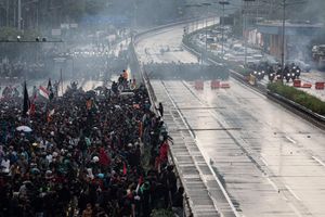 In vielen Landesteilen gibt es seit Tagen heftige Proteste. - Foto: Donal Husni/ZUMA Press Wire/dpa