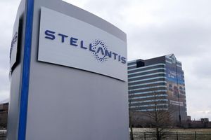 Hohe Investitionen und neue Arbeitsplätze: Stellantis will auf dem US-Markt neu angreifen. - Foto: Carlos Osorio/AP/dpa