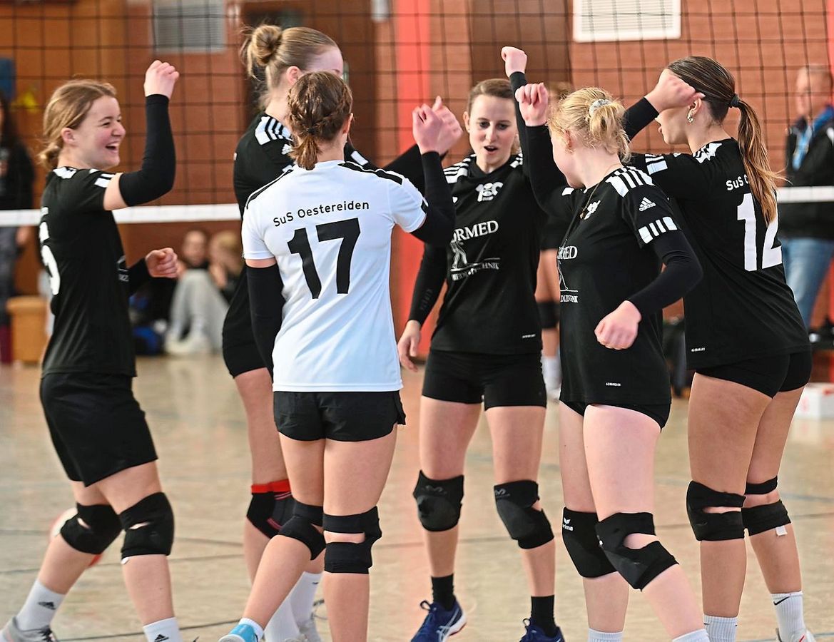 Die Volleyballerinnen des SuS Oestereiden fiebern ihrem Heimauftakt entgegen. Foto: Tuschen