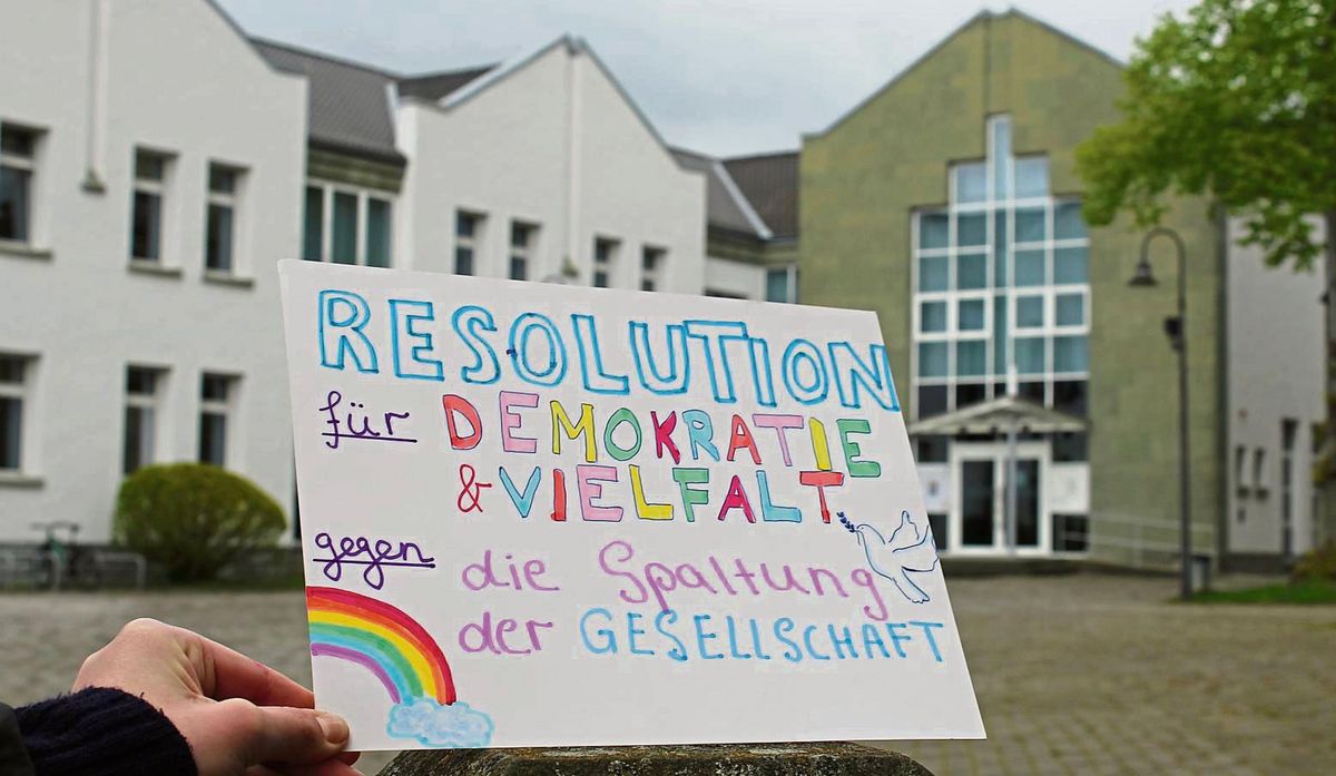 Der „Resolution für Demokratie und Vielfalt und gegen die Spaltung der Gesellschaft“ hat der Anröchter Rat einstimmig zugestimmt. Foto: Meschede