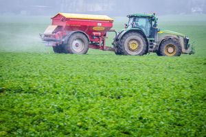 Für den Kauf von Düngemittel aus Russland dürften in der EU bald hohe Zusatzzölle fällig werden. (Symbolbild) - Foto: dpa