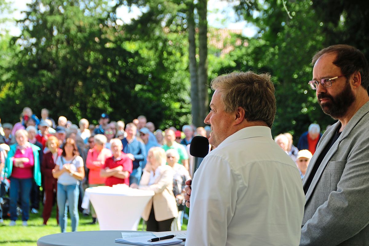 Stand zur Therme Rede und Antwort: Bürgermeister Arne Moritz. Fotos: Cegelski