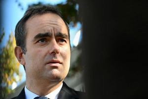 Lecornu will die politische Krise überwinden und am Montag einen Haushalt einbringen. - Foto: Martin Lelievre/Pool AFP/AP/dpa