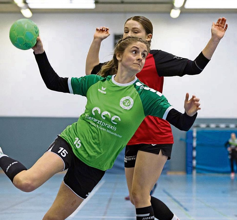 Bis zur Pause konnten Emily Gödde (Foto) und die HSG gegen Verl II beim Stand von 10:10 noch mithalten. Unterm Strich stand dann aber eine klare 19:26-Niederlage. Foto: P. Duhme