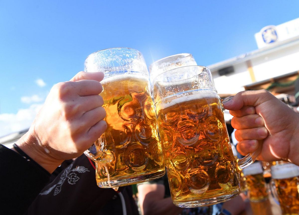 Der Bierpreis soll in Mellrich auf 1,90 Euro steigen. Das löste bei der Schützenversammlung heftige Diskussionen aus. Foto:dpa