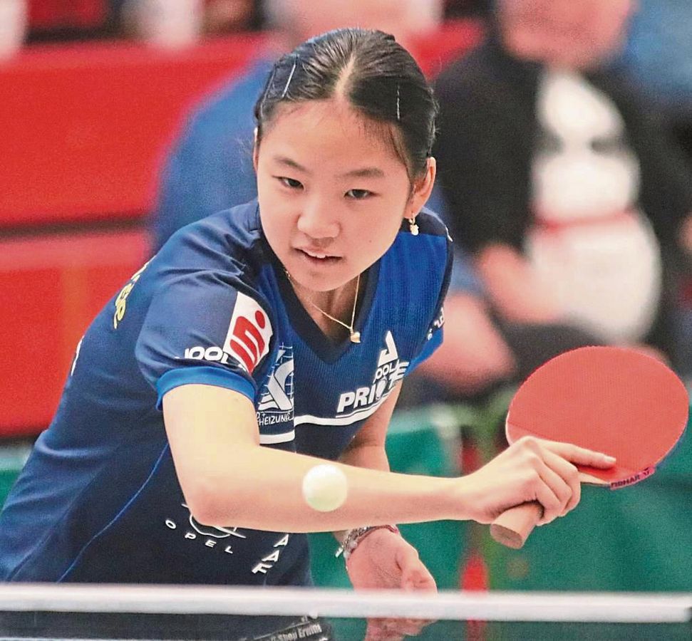 Verletzte sich gegen Offenburg am Oberschenkel, biss am Tag danach aber auf die Zähne: Lisa Wang steuerte drei Punkte zum 6:2-Erfolg des TTK in Schönmünzach bei. Foto: Wiegand