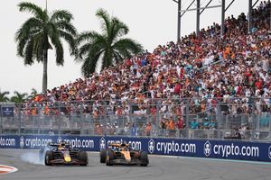 Oscar Piastri (r) ist der Mann der Stunde in der Formel 1. - Foto: Rebecca Blackwell/AP/dpa