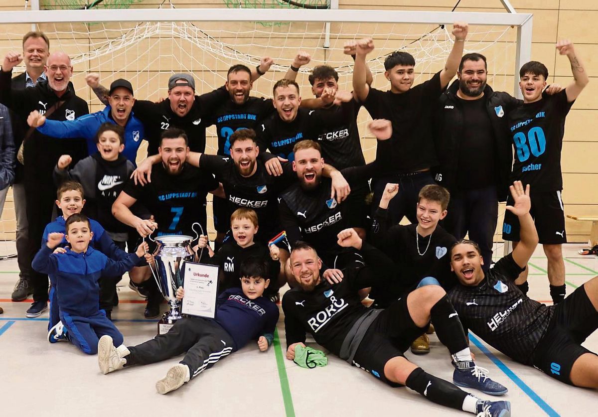 Der Titelverteidiger: Der SC Lippstadt gewann das Finale 2024 gegen den SuS Cappel mit 3:2. Im vergangenen Jahr fiel die Hallenstadtmeisterschaft wegen der katastrophalen Sporthallensituation aus. ArchivFoto: Uwe Feichtinger