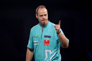 Hopp jubelt in London in Richtung seiner Box. - Foto: John Walton/PA Wire/dpa