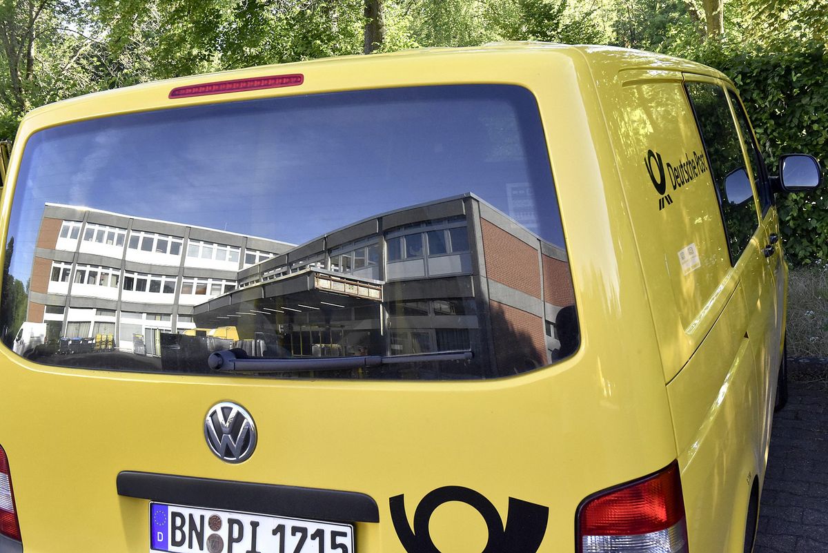 Die Tage des Post-Verteilzentrums am Lippertor sind gezählt: Ob, wann und wie der Investor und Eigentümer des Areals seine Wohnbaupläne realisieren wird, ist jedoch weiter unklar. Foto: Tuschen