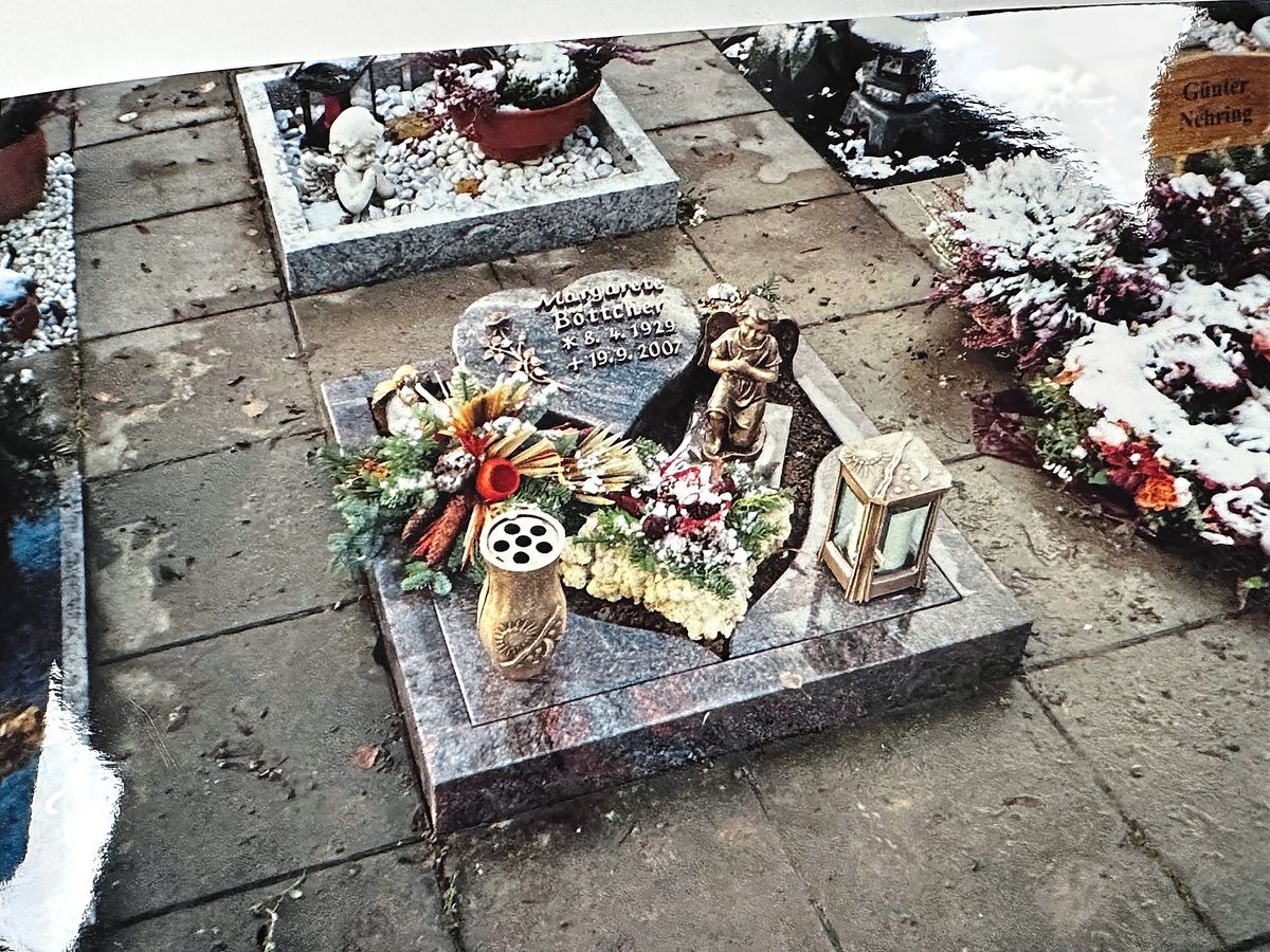 Wieder wurden Bronzeelemente auf dem Rüthener Friedhof gestohlen. 