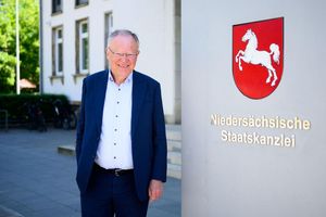 Niedersachsens langjähriger Ministerpräsident Stephan Weil hat für kommende Woche seinen Rücktritt eingereicht. - Foto: Julian Stratenschulte/dpa