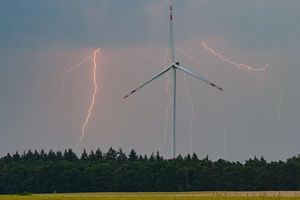  Schon am Samstag streiften erste Tiefausläufer den Norden. - Foto: Patrick Pleul/dpa