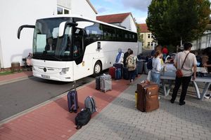 Die einen haben es nach Deutschland geschafft - andere sind aus Pakistan nach Afghanistan abgeschoben worden und schreiben nun an die Bundesregierung. - Foto: Stefan Rampfel/dpa